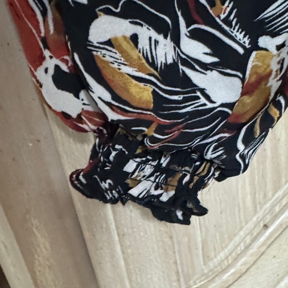 NEW Floral Print Women's Top - Black, Red, Yellow - Picture 10 of 16